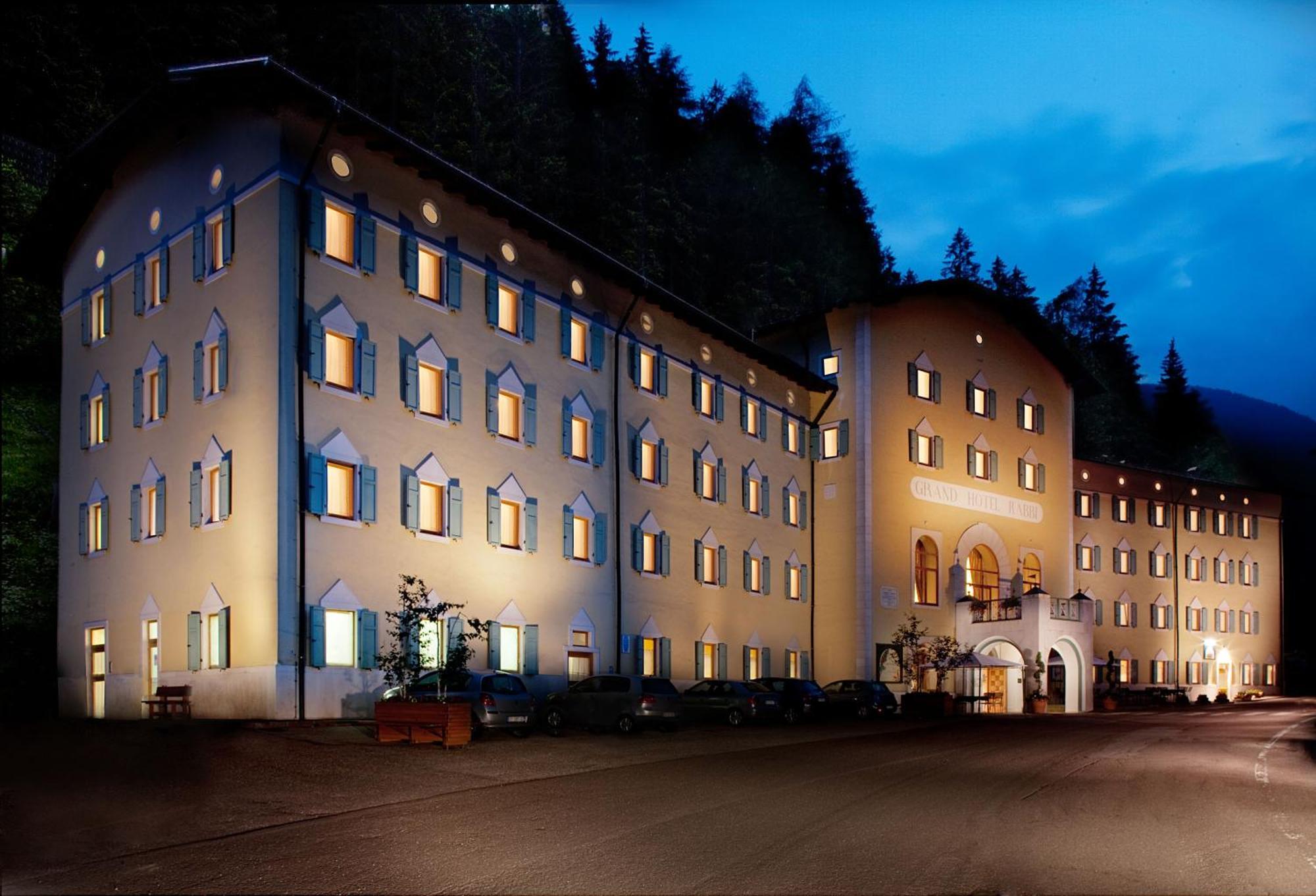 Hotel Terme Di Rabbi Bagni di Rabbi エクステリア 写真